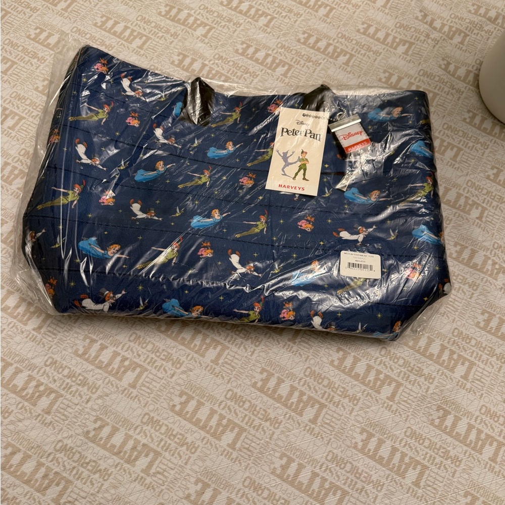 Harvey’s Seatbelt Peter Pan Streamline tote